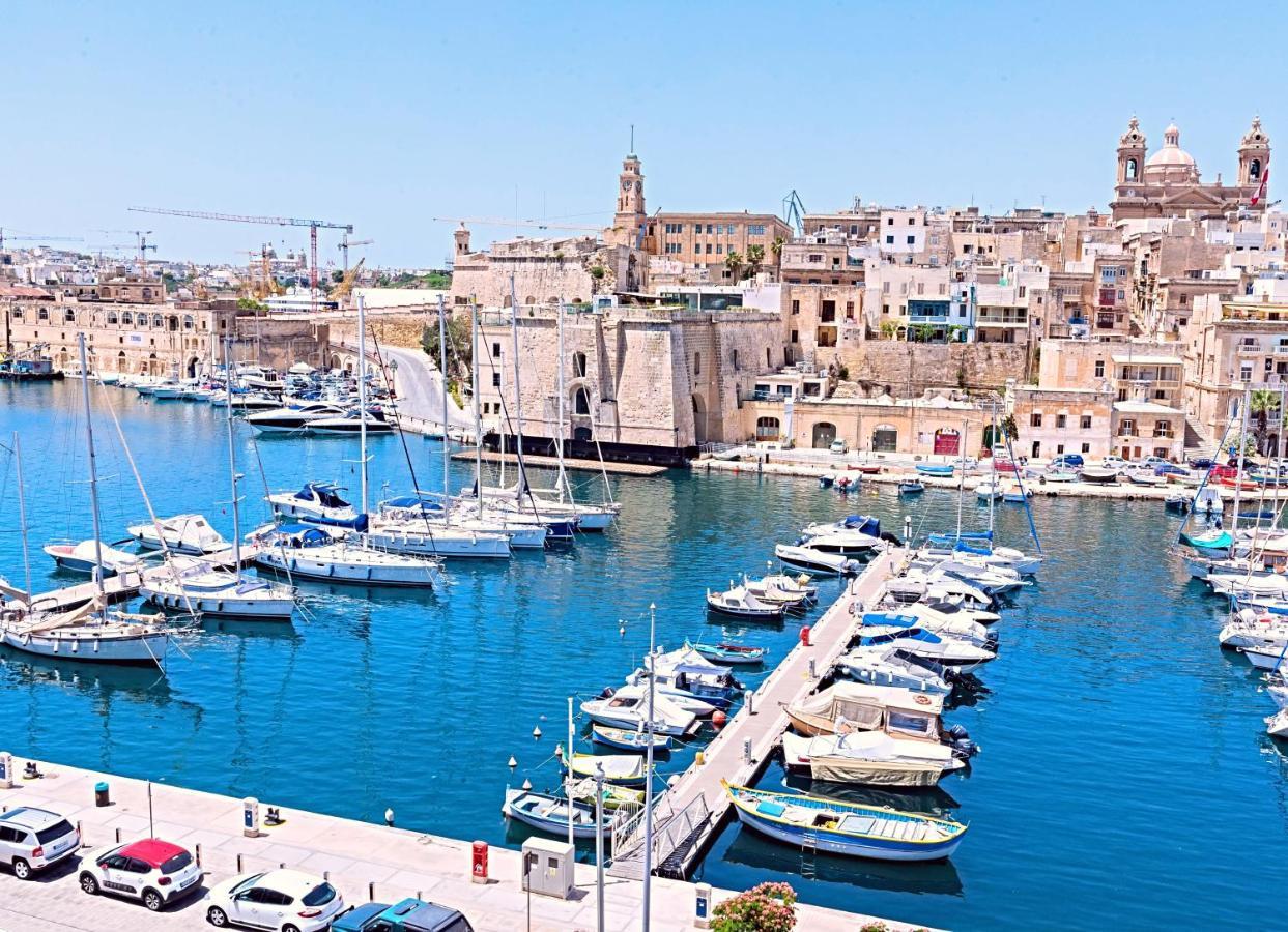 Vittoriosa' Seafront 2 Bed Highly Furnished Apartment Екстер'єр фото