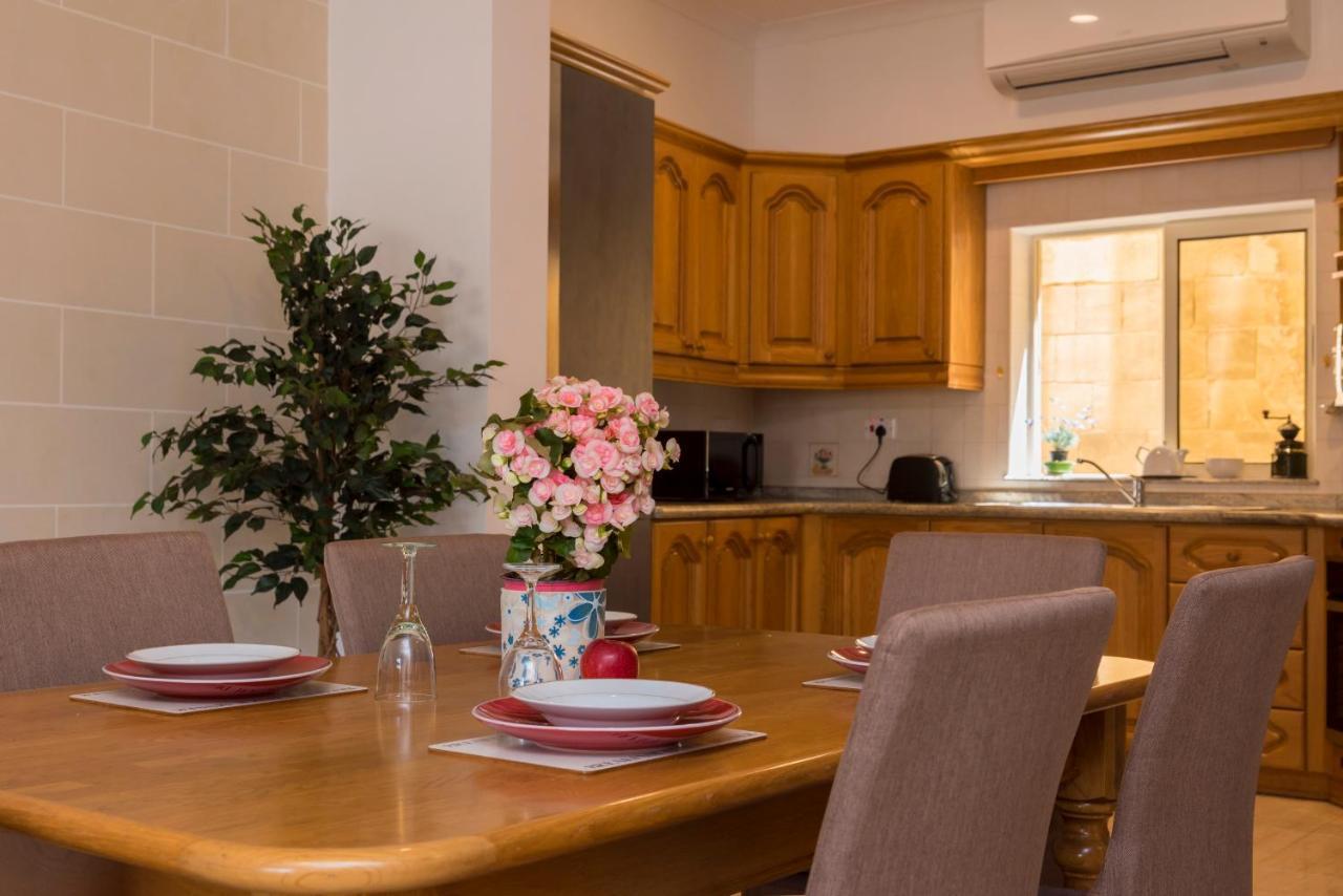 Vittoriosa' Seafront 2 Bed Highly Furnished Apartment Екстер'єр фото