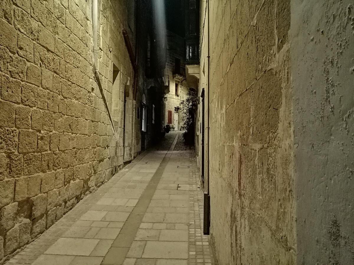 Vittoriosa' Seafront 2 Bed Highly Furnished Apartment Екстер'єр фото