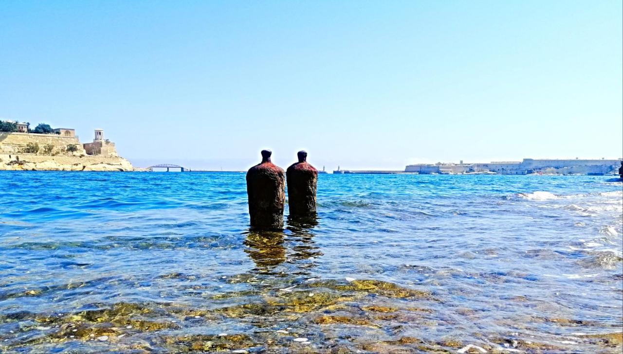 Vittoriosa' Seafront 2 Bed Highly Furnished Apartment Екстер'єр фото