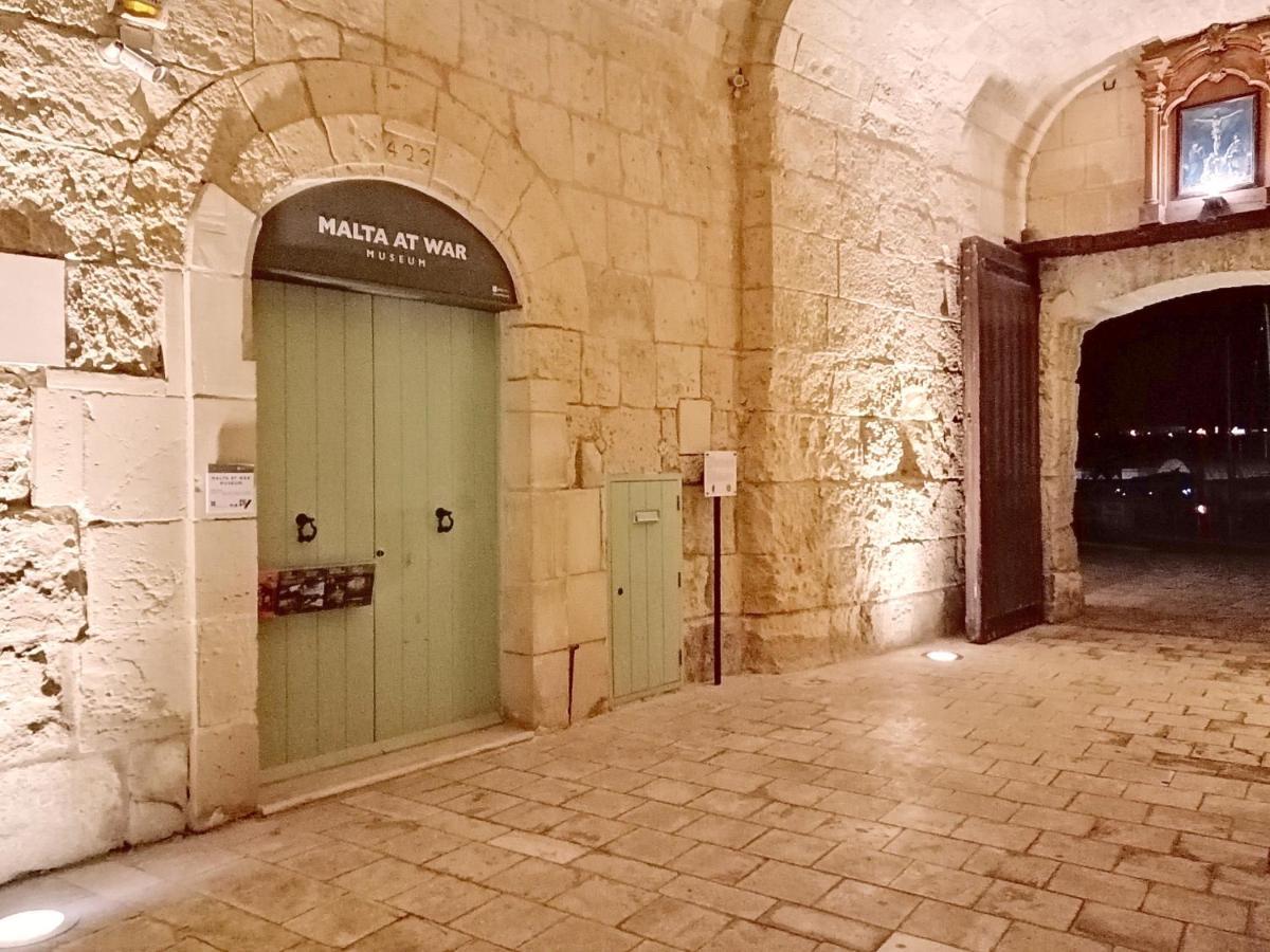 Vittoriosa' Seafront 2 Bed Highly Furnished Apartment Екстер'єр фото