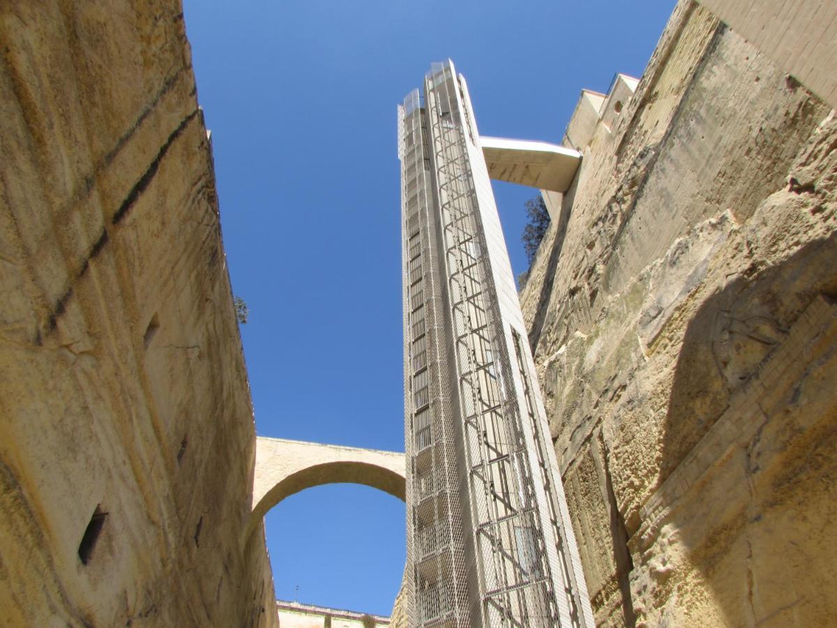 Vittoriosa' Seafront 2 Bed Highly Furnished Apartment Екстер'єр фото