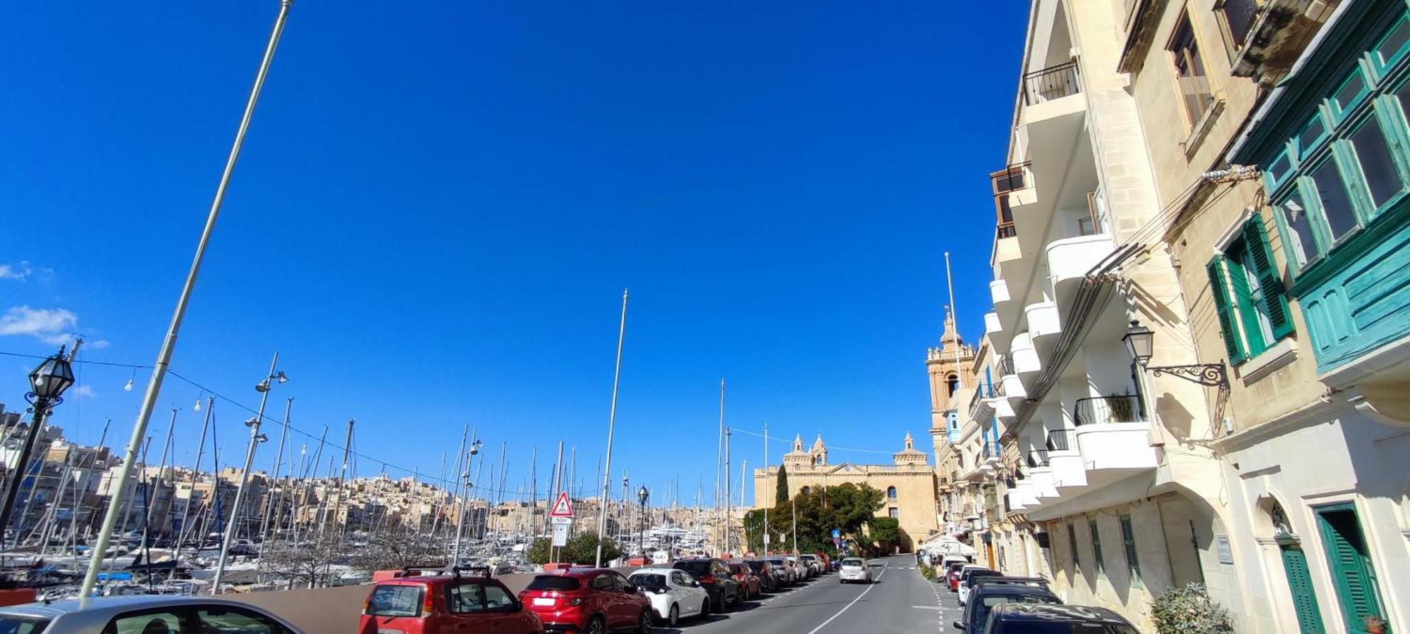 Vittoriosa' Seafront 2 Bed Highly Furnished Apartment Екстер'єр фото