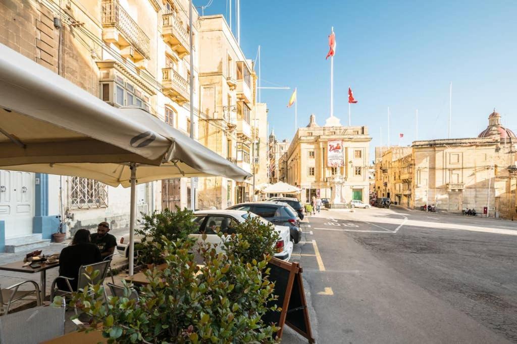 Vittoriosa' Seafront 2 Bed Highly Furnished Apartment Екстер'єр фото