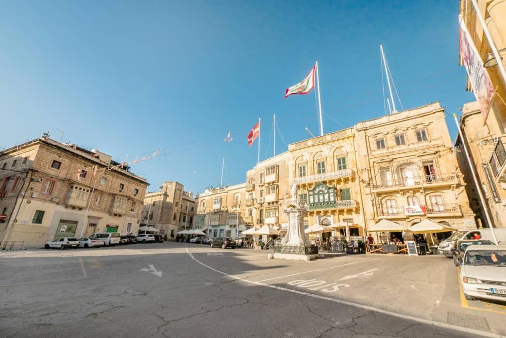 Vittoriosa' Seafront 2 Bed Highly Furnished Apartment Екстер'єр фото